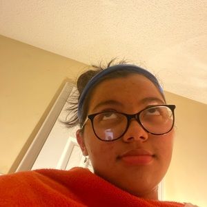 Meet your Posher, Julia